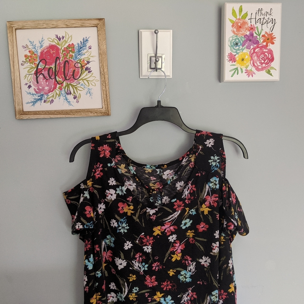 Lane Bryant Cold shoulder top NWOT plus size 22/24